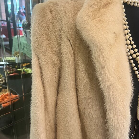 Vintage SAGA Mink Coat – Maison Blanche Size 12 - Picture 3 of 12